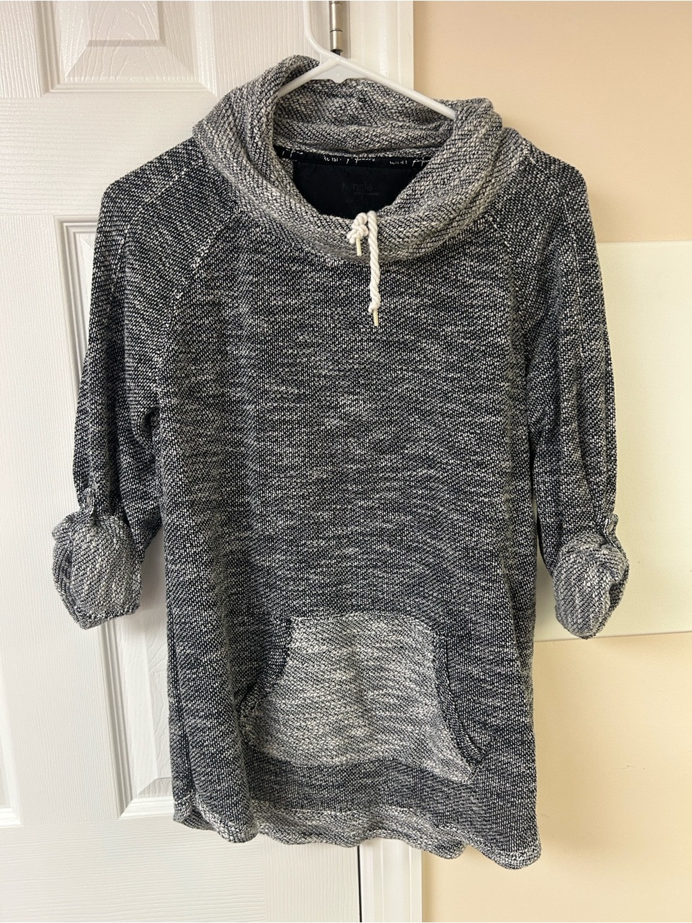 Kensie Performance black and white marled cowl neck sweatshirt